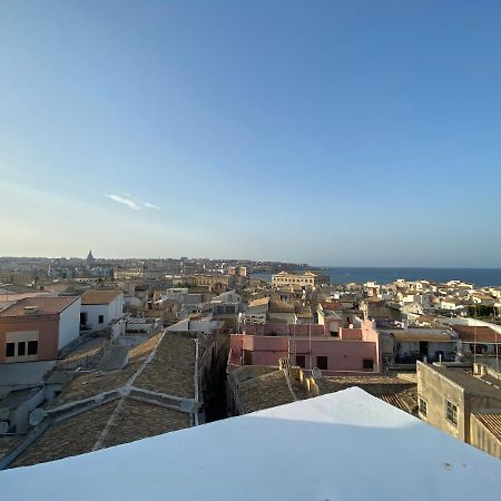 Terrazza Dei Mori - Seaview Terrace In Ortigia Apartment Сиракуза Екстериор снимка