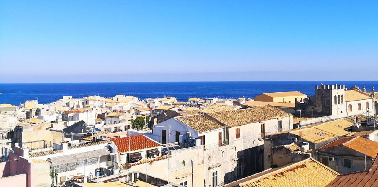 Terrazza Dei Mori - Seaview Terrace In Ortigia Apartment Сиракуза Екстериор снимка