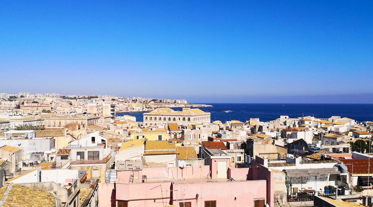 Terrazza Dei Mori - Seaview Terrace In Ortigia Apartment Сиракуза Екстериор снимка