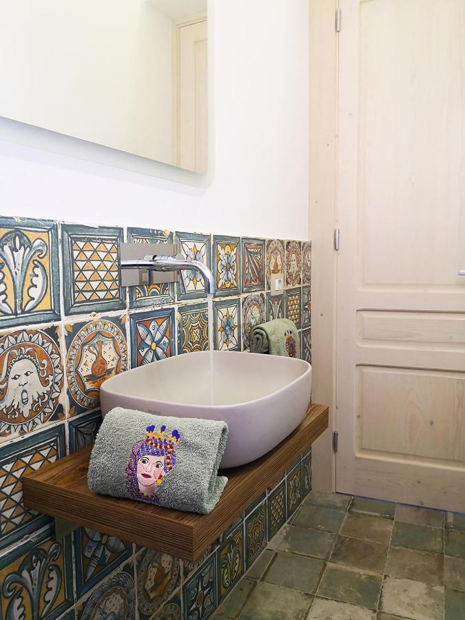 Terrazza Dei Mori - Seaview Terrace In Ortigia Apartment Сиракуза Екстериор снимка