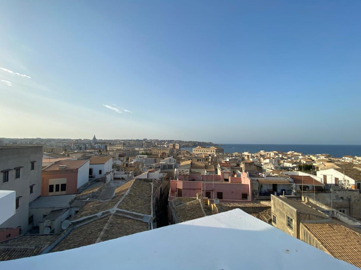 Terrazza Dei Mori - Seaview Terrace In Ortigia Apartment Сиракуза Екстериор снимка